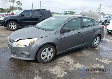2012 Ford Focus S из США, поврежденный, VIN 1FAHP3E26CL354088